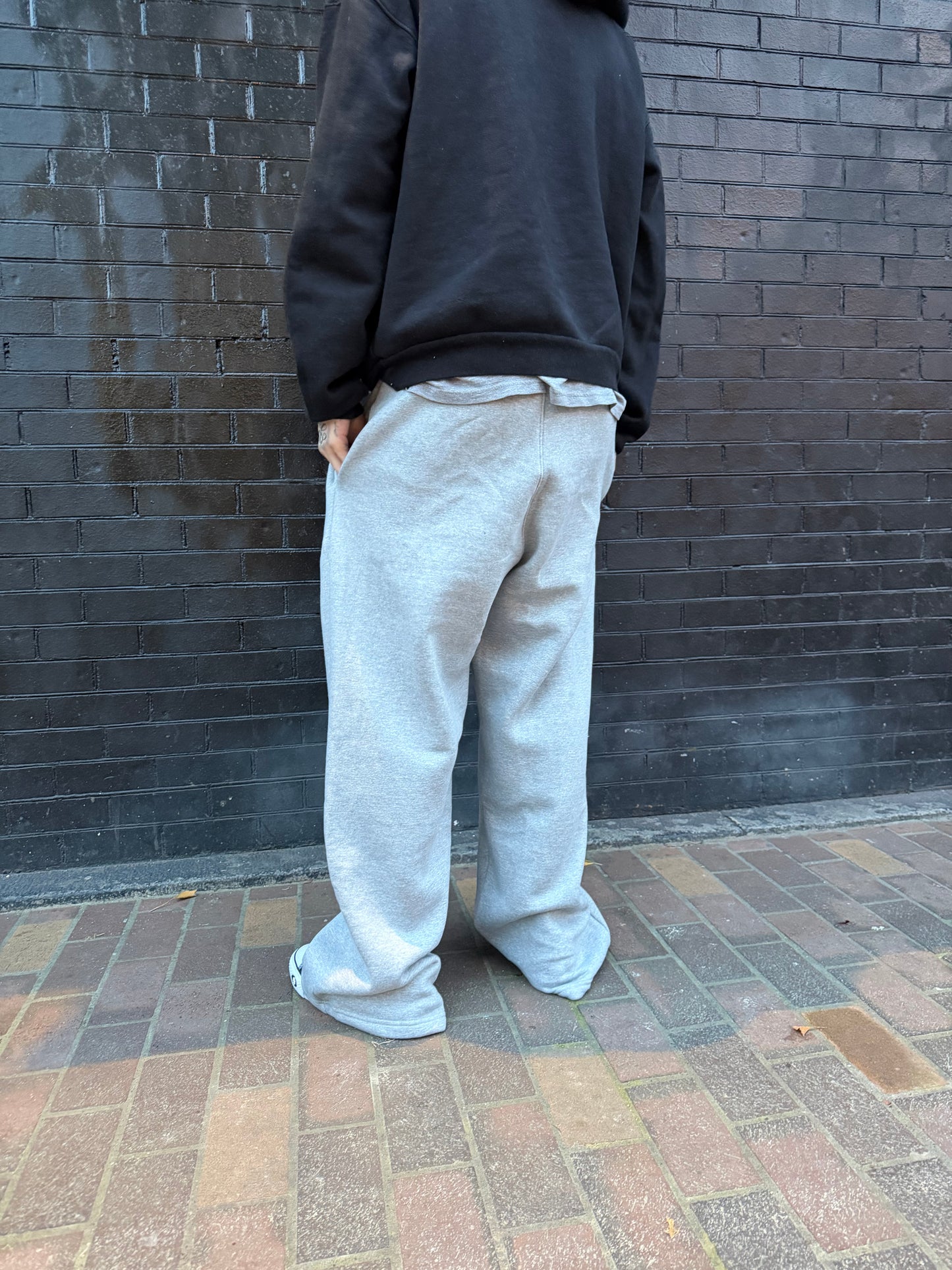 WAR SWEATPANTS EMBROIDERED GREY