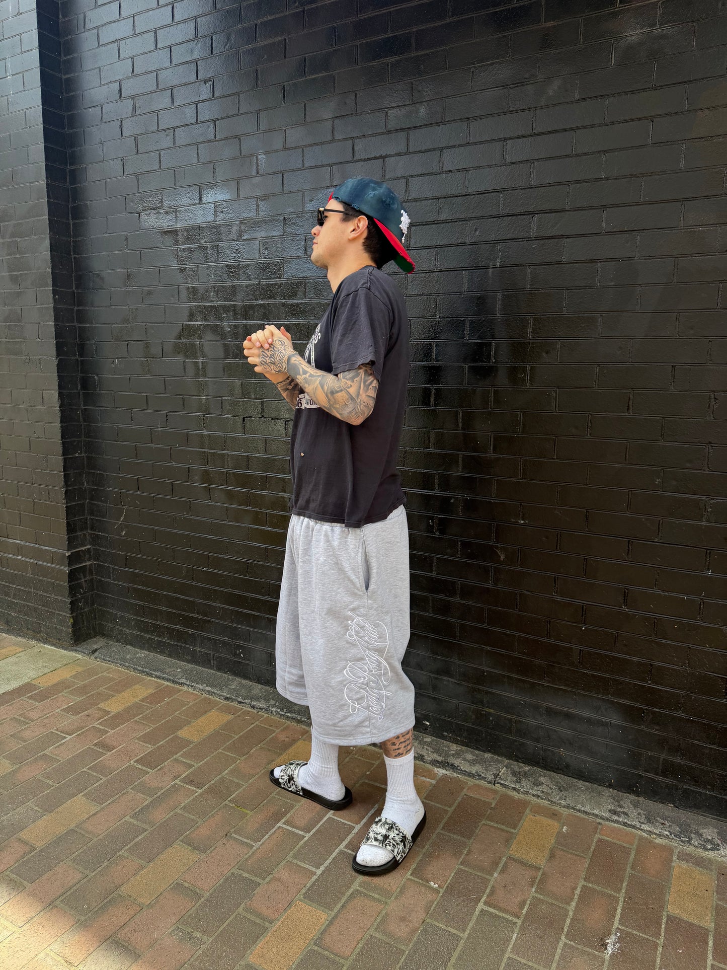 BAGGY FRENCH TERRY EMBROIDERD SHORTS GREY