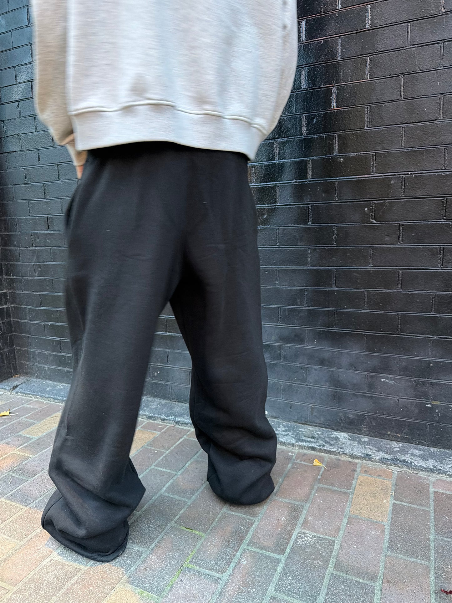 WAR SWEATPANTS EMBROIDERED BLACK