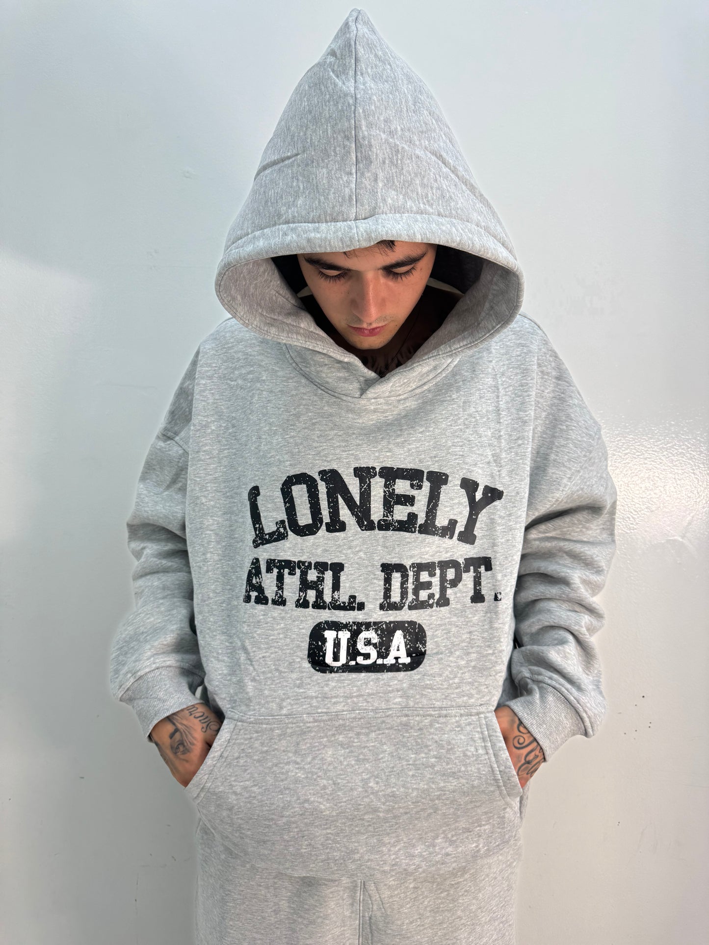 ATHL. DEPARTMENT PULLOVER HOODIE GREY