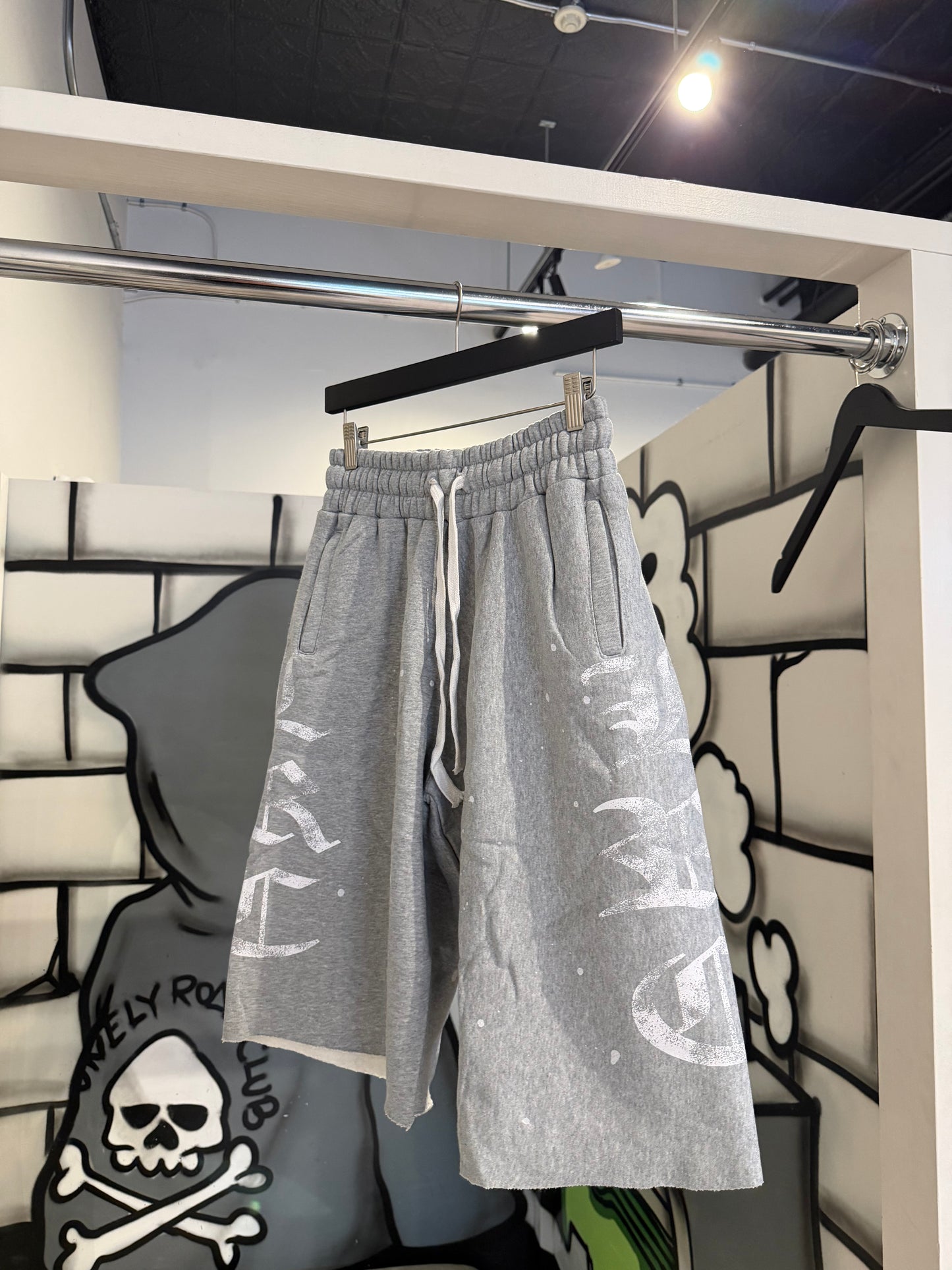 BAGGY LRC SWEAT-SHORTS GREY