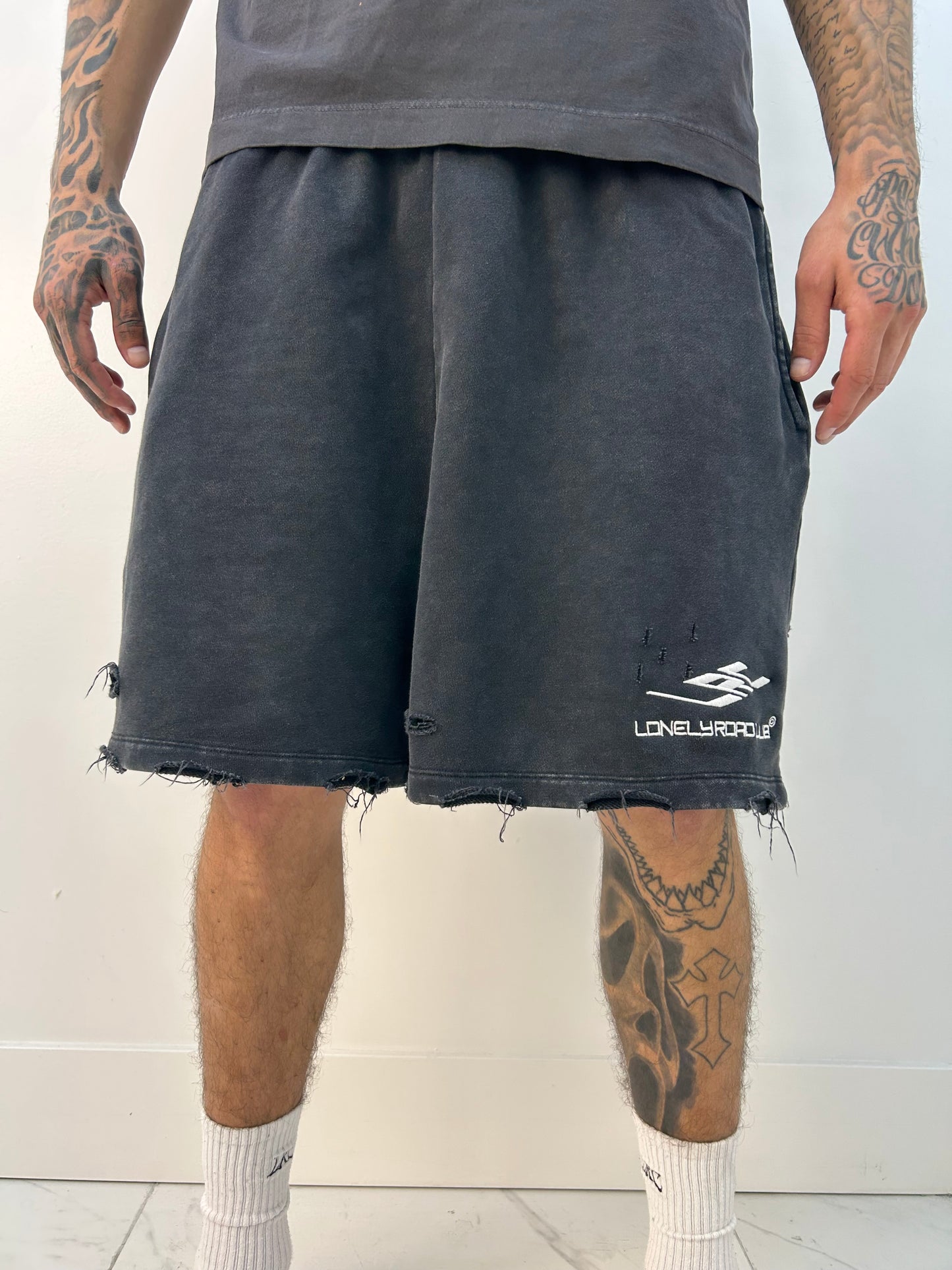 3D LOGO SHORTS DISTRESSED BLACK