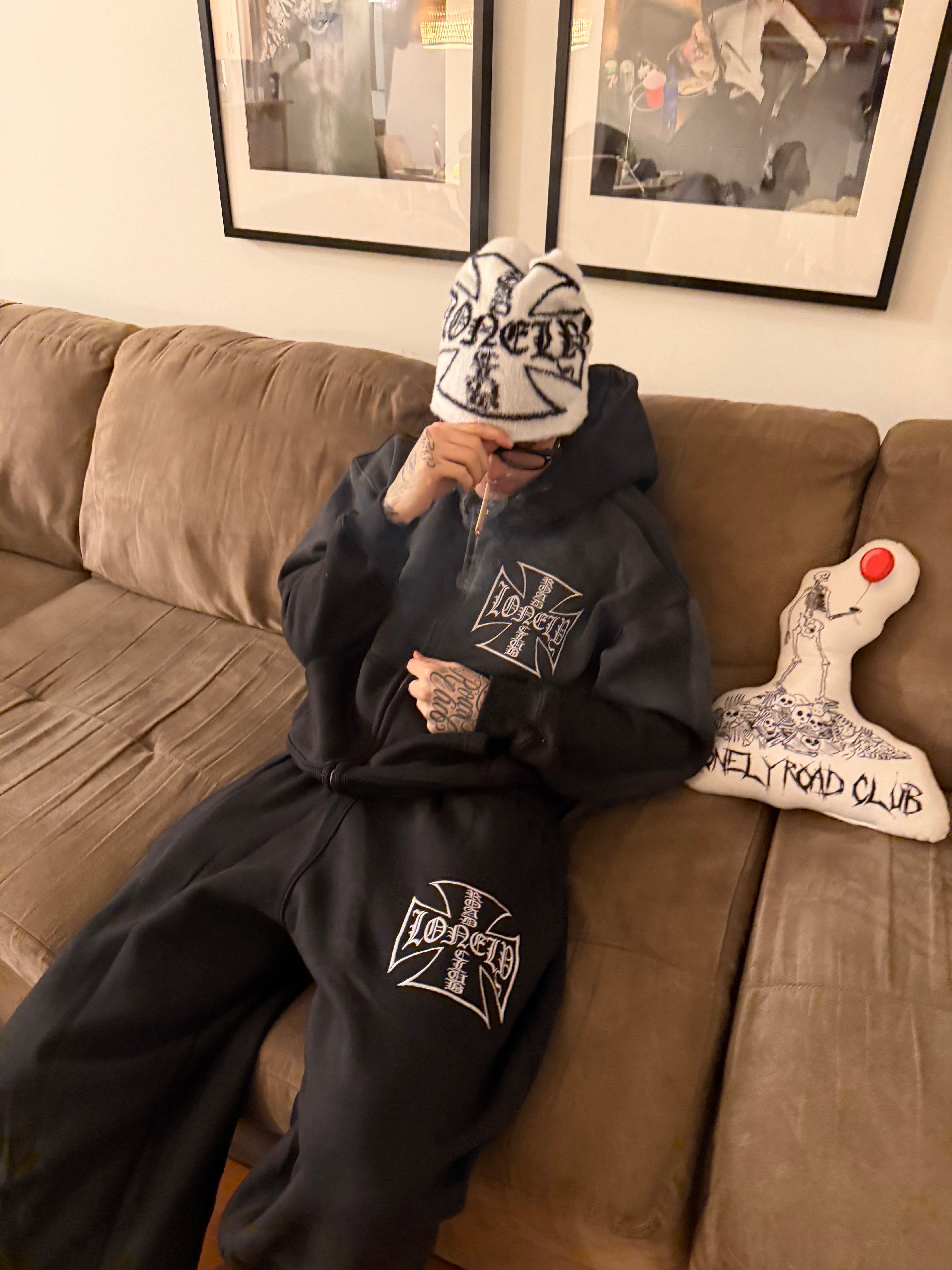 EMBROIDERD CROSS ZIP-UP HOODIE WASHED BLACK