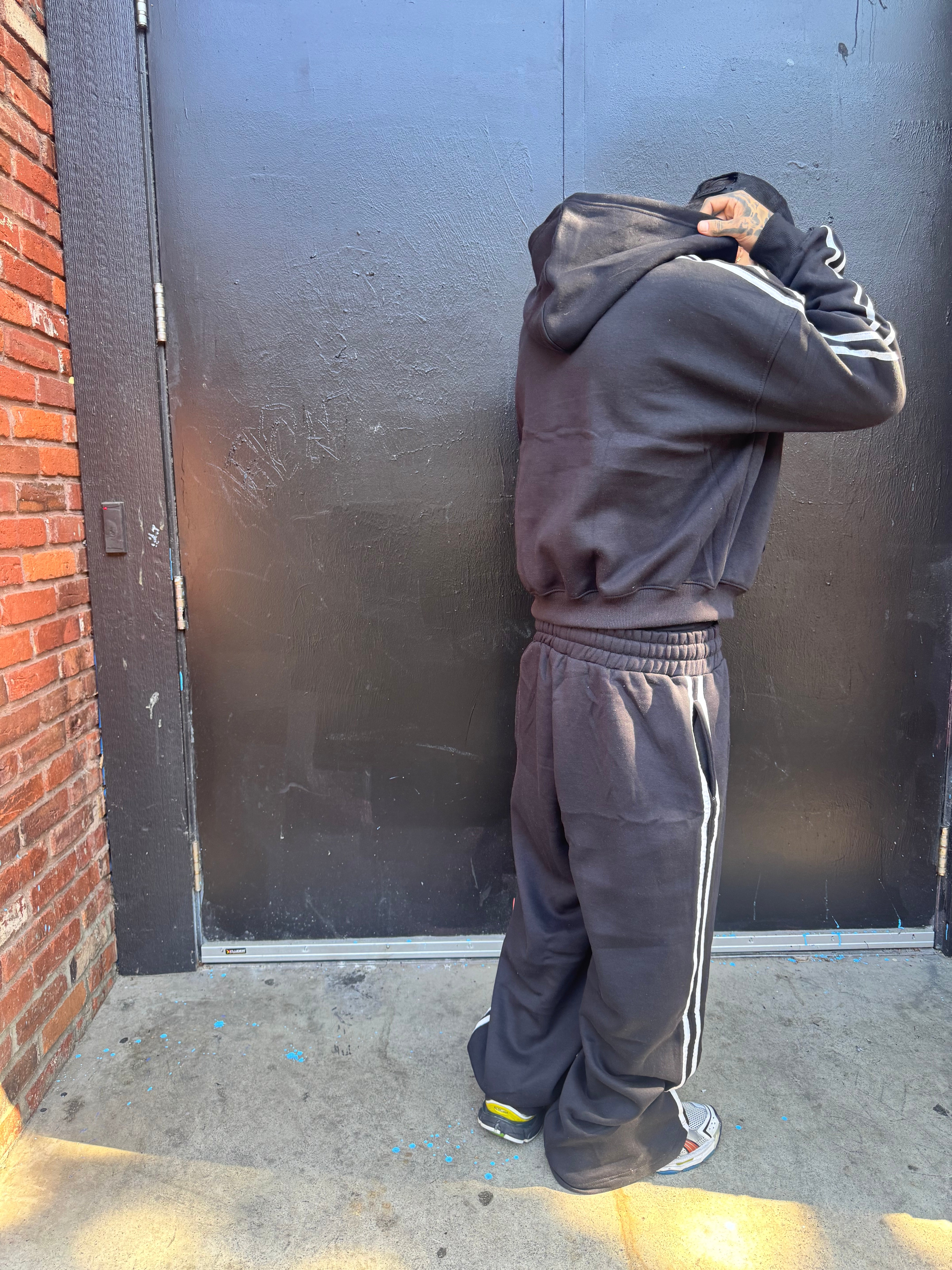 3D STRIPED BLACK SWEATPANTS