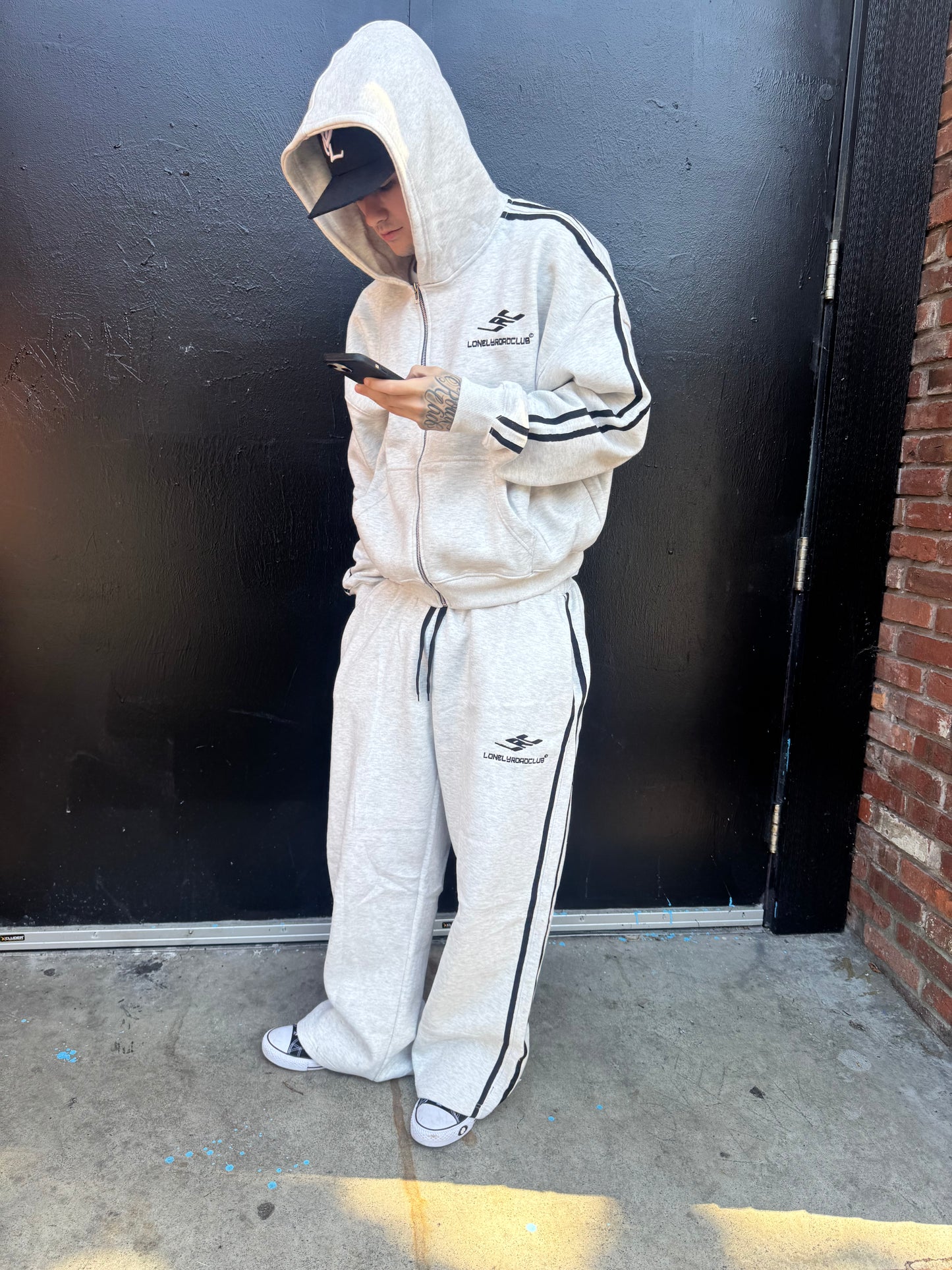 3D STRIPED SWEATPANTS GREY