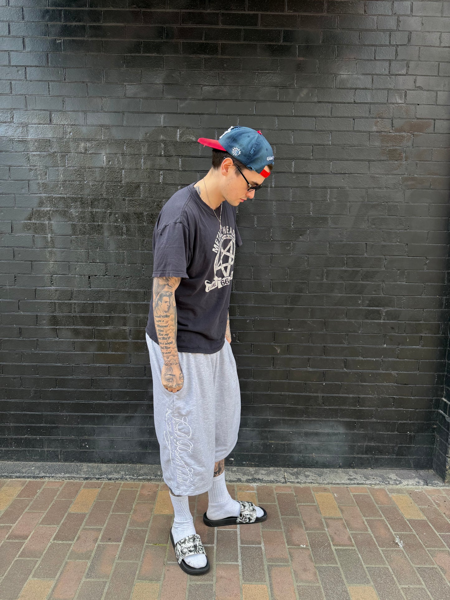 BAGGY FRENCH TERRY EMBROIDERD SHORTS GREY