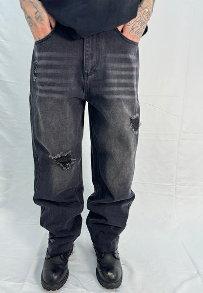 BLACK WASH 002 DISTRESSED DENIM