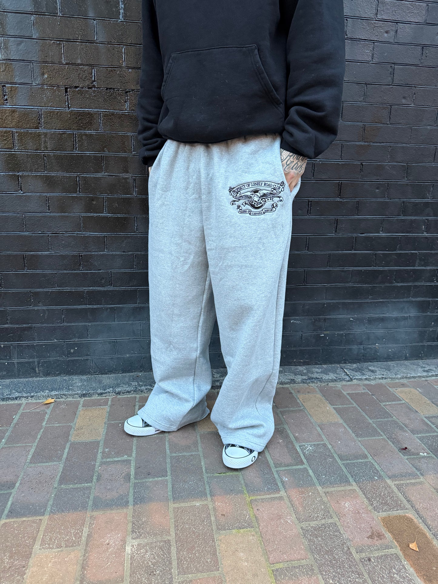 WAR SWEATPANTS EMBROIDERED GREY