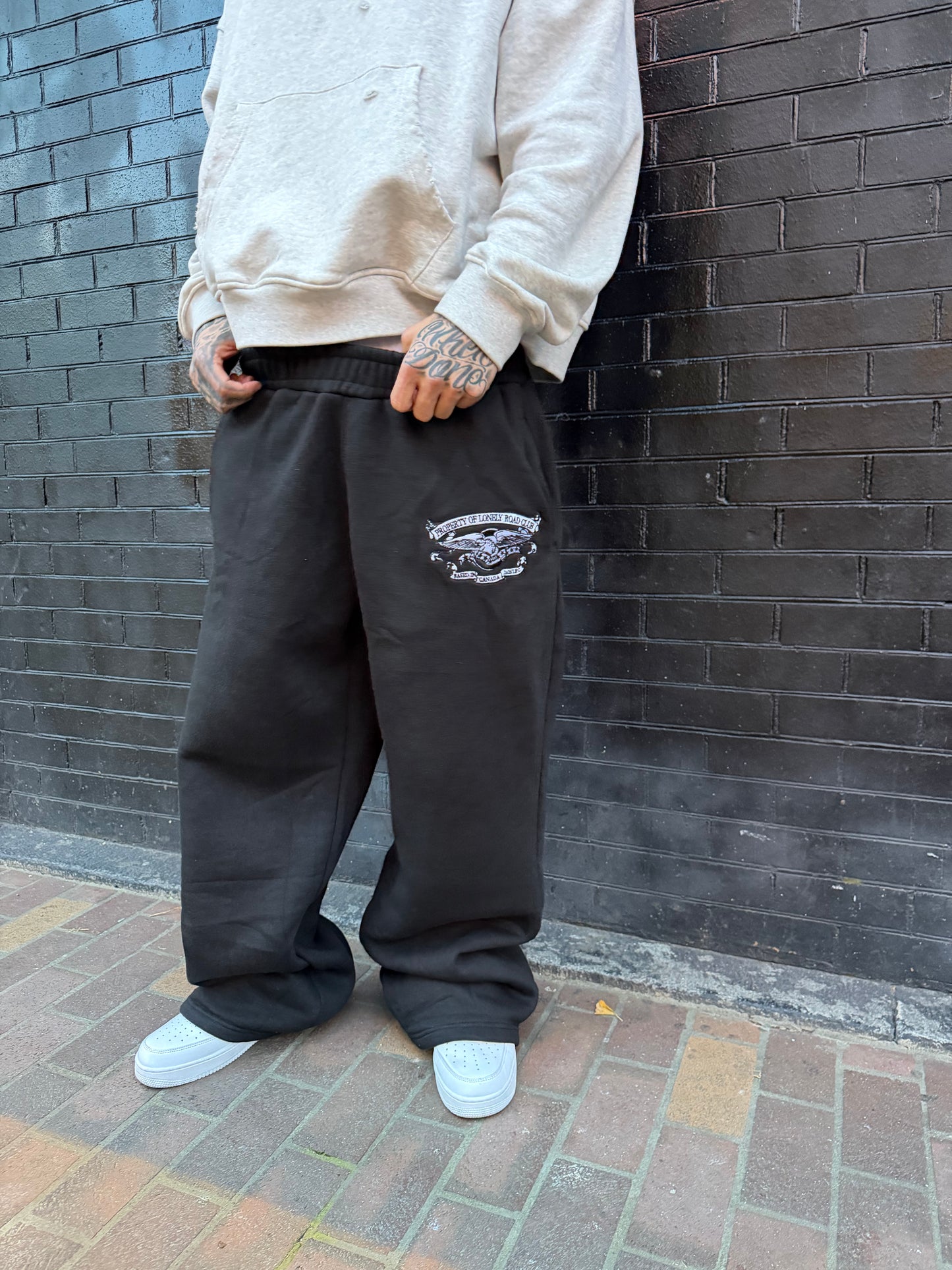 WAR SWEATPANTS EMBROIDERED BLACK