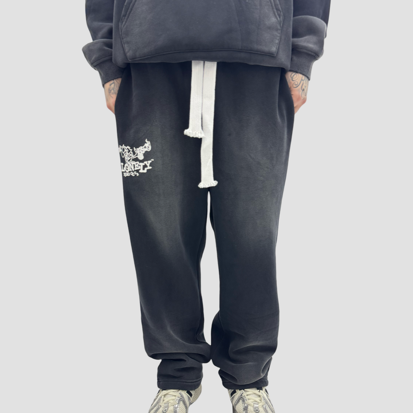 BLACK WASHED OUTLAW SWEATPANTS