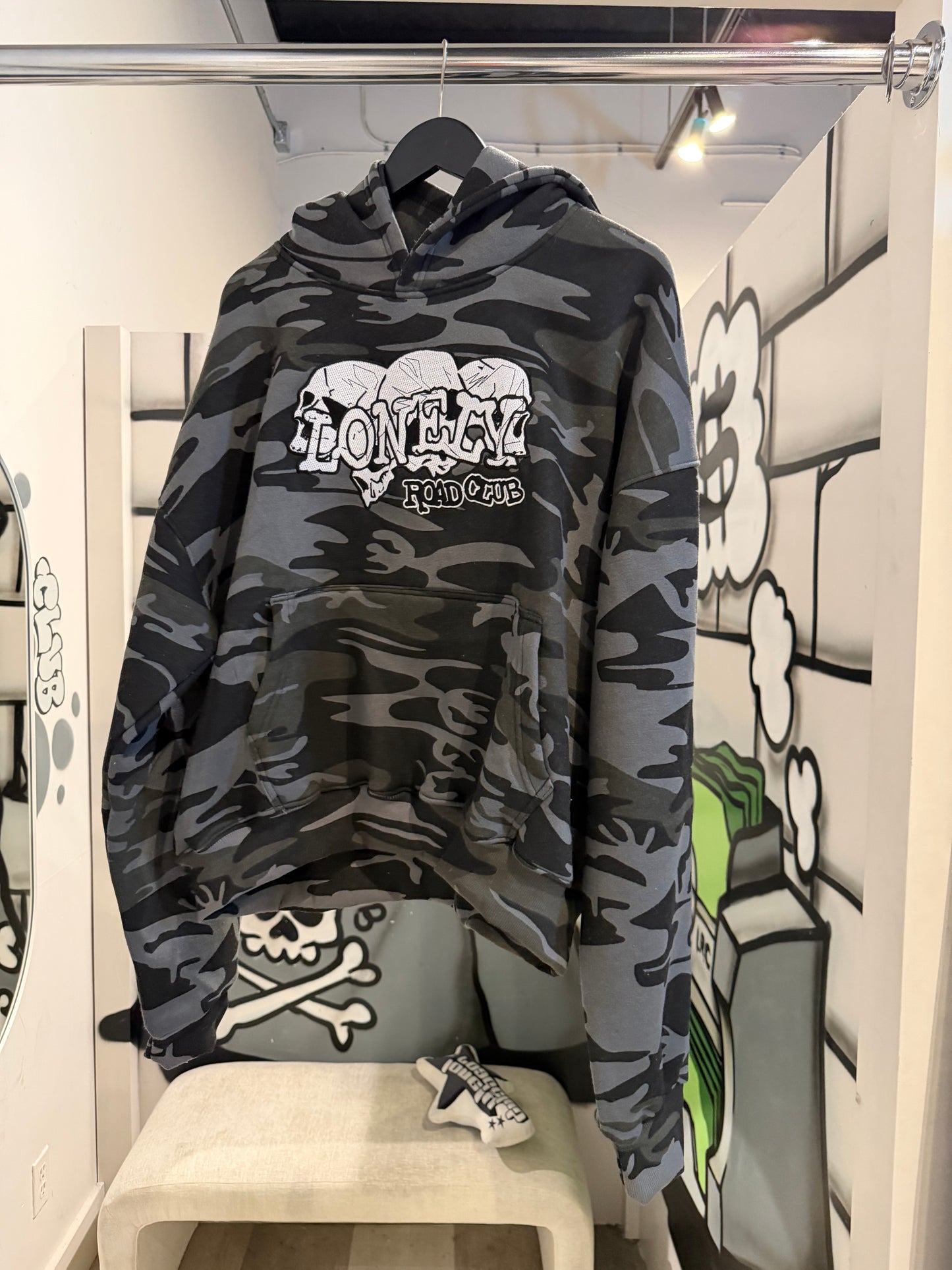 BLACK CAMO SKULL EMBROIDERED PULL-OVER HOODIE