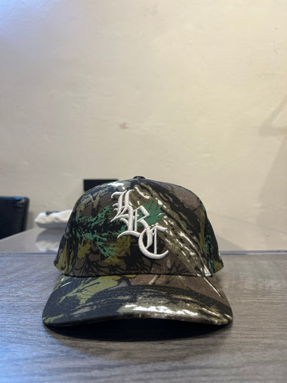 SIGNATURE STITCH SNAPBACK WOODLAND CAMO