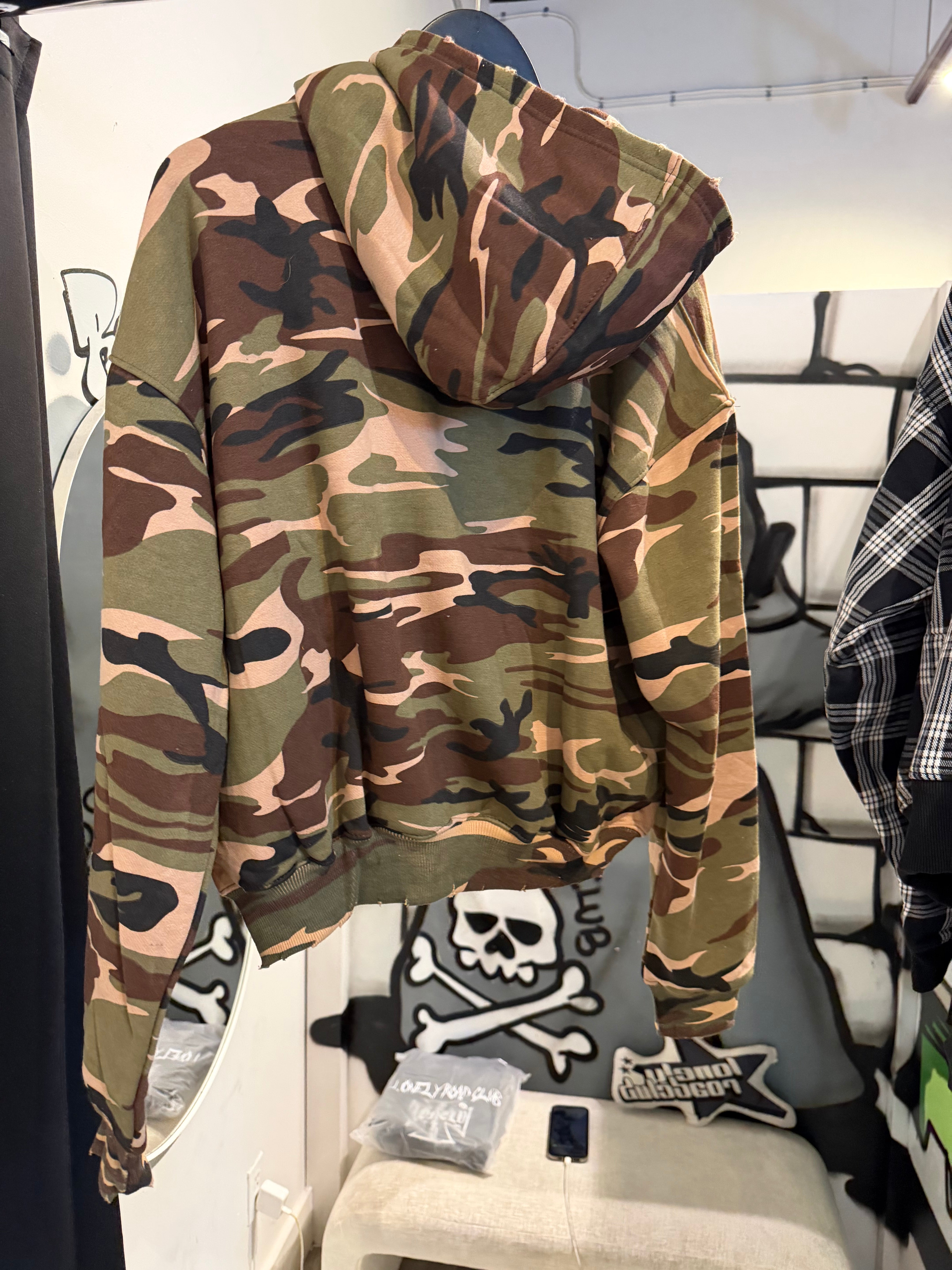 WOODLAND CAMO ZIP-UP HOODIE