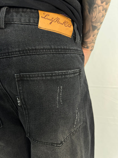 BLACK WASH 002 DISTRESSED DENIM